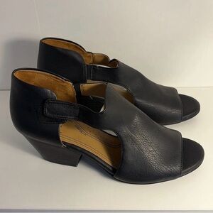 Natural Soul Black Open-Toe Heels